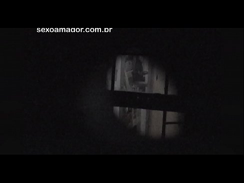 ❤️ Blondie word in die geheim video-opgeneem deur 'n buurtvoyeur wat agter hol bakstene versteek is ☑ Gehalte-seks op af.filmexxx18.ru ❌️❤